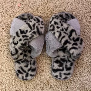Chetahprint slippers